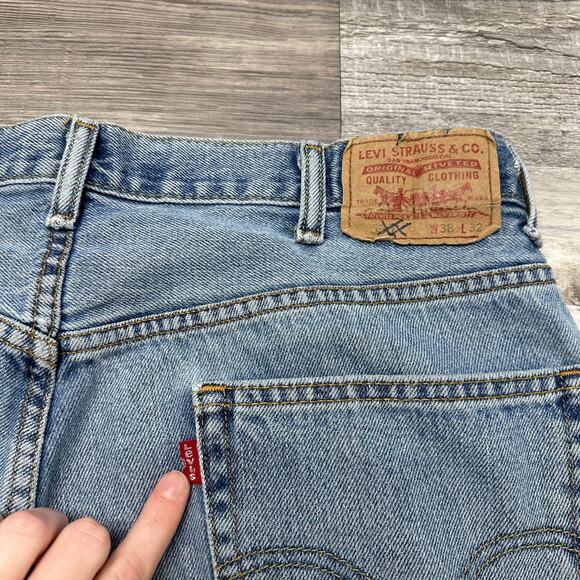 Levis 550 Faded Mid Wash Blue Mens 38x32 Relaxed Fit Straight Leg Jeans Red Tab - Picture 11 of 13